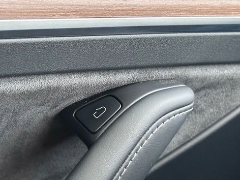 Used 2023 Tesla Model 3 Standard Range image 19