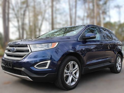Used 2016 Ford Edge Titanium w/ Equipment Group 301A image 3