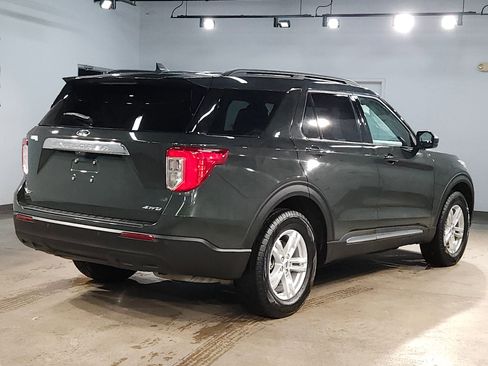 Used 2023 Ford Explorer XLT image 7