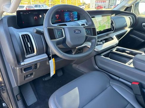 New 2025 Ford Expedition Active image 20