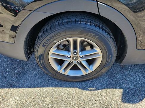 Used 2017 Hyundai Santa Fe Sport image 7