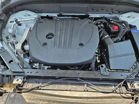 Used 2022 Volvo XC60 B5 Inscription w/ Advanced Package FWD image 24