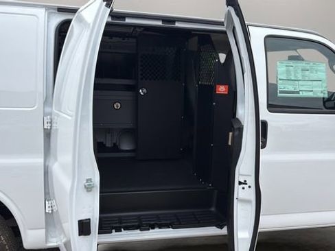 New 2025 Chevrolet Express 2500 Work Van w/ Driver Convenience Package image 16