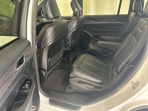 Used 2023 Jeep Grand Cherokee L Overland image 8