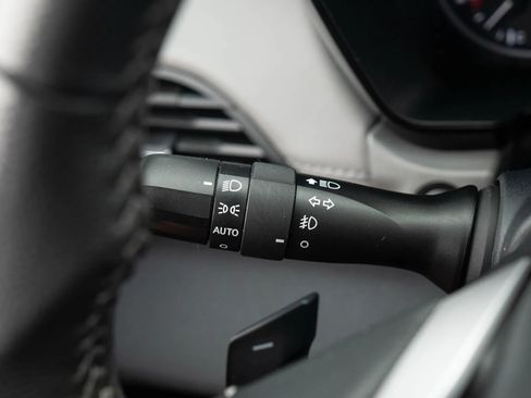 Used 2023 Subaru Outback Premium image 37