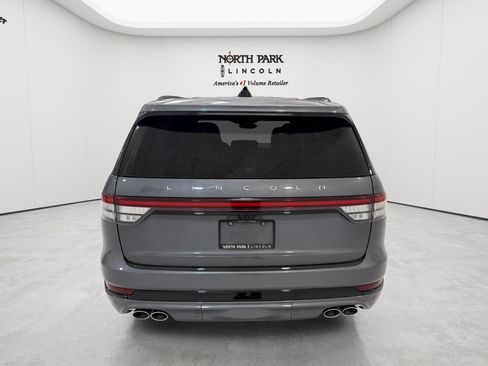 Used 2025 Lincoln Aviator Reserve w/ Jet Appearance Package RWD image 4