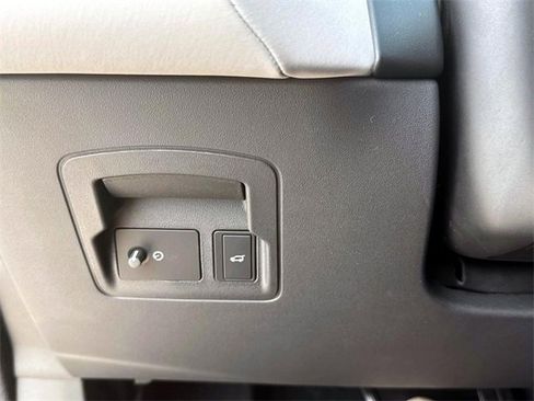 New 2026 Land Rover Range Rover Velar Dynamic SE image 28