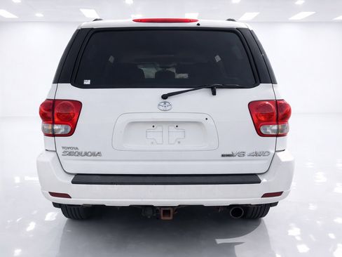 Used 2007 Toyota Sequoia SR5 image 4