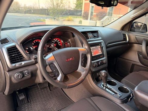 Used 2015 GMC Acadia SLE image 13