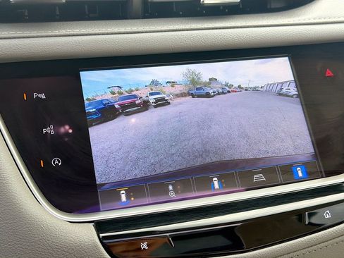 Used 2022 Cadillac XT5 Premium Luxury w/ Technology Package AWD/4WD image 14