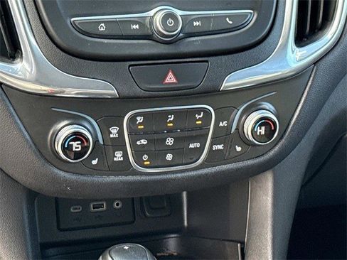 Used 2020 Chevrolet Equinox LT image 22