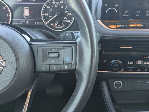 Used 2023 Nissan Rogue SL w/ SL Premium Package FWD image 22