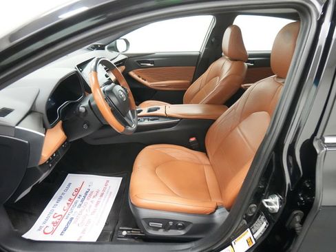 Used 2019 Toyota Avalon Limited FWD image 14