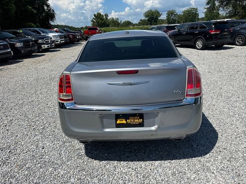 Used 2014 Chrysler 300 C image 4
