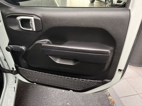 Used 2023 Jeep Wrangler Sport AWD/4WD image 27