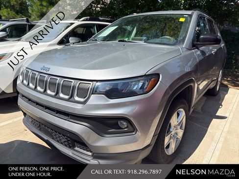 Used 2022 Jeep Compass Latitude AWD/4WD image 1