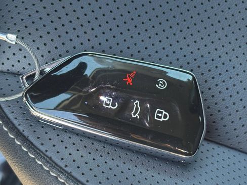Used 2026 Volkswagen Tiguan SE AWD/4WD image 48