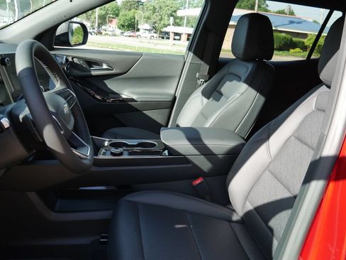 New 2027 Chevrolet Equinox LT w/ Convenience Package II AWD/4WD image 17