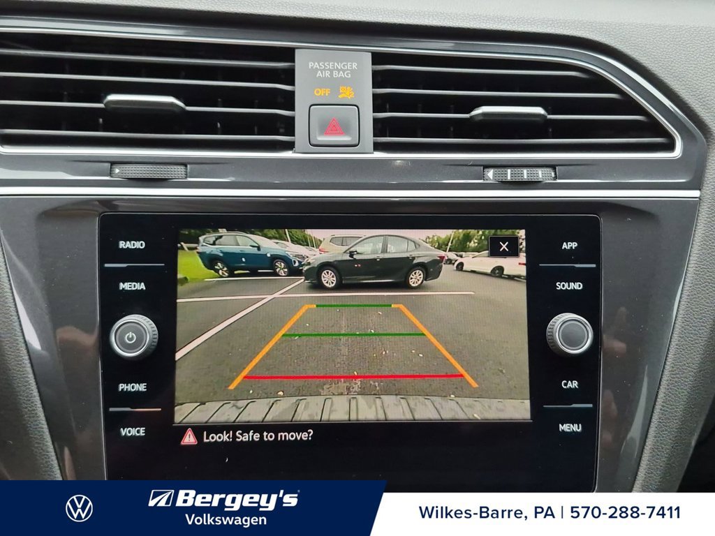 Certified 2024 Volkswagen Tiguan SE R-Line AWD/4WD image 19