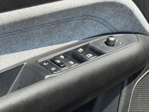 Used 2024 Jeep Compass Latitude AWD/4WD image 19