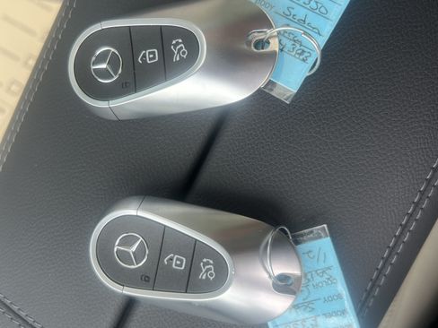 Used 2025 Mercedes-Benz E 350 Sedan image 38