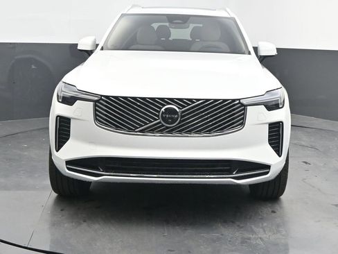 New 2026 Volvo XC90 B5 Plus image 2