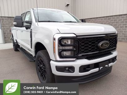 New 2026 Ford F350 Lariat w/ Black Appearance Package