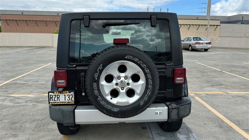 Used 2013 Jeep Wrangler Unlimited Sahara AWD/4WD image 5