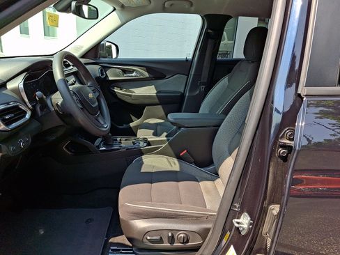 Certified 2021 Chevrolet TrailBlazer LT w/ Convenience Package FWD image 15