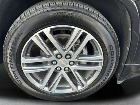 Used 2022 Chevrolet Traverse High Country w/ LPO, "Hit The Road" Package AWD/4WD image 21