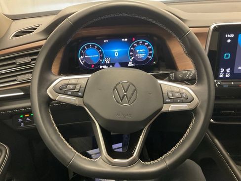 Used 2025 Volkswagen Atlas SE AWD/4WD image 7