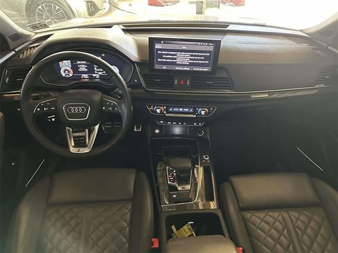 Used 2022 Audi SQ5 Prestige w/ Prestige Package image 16