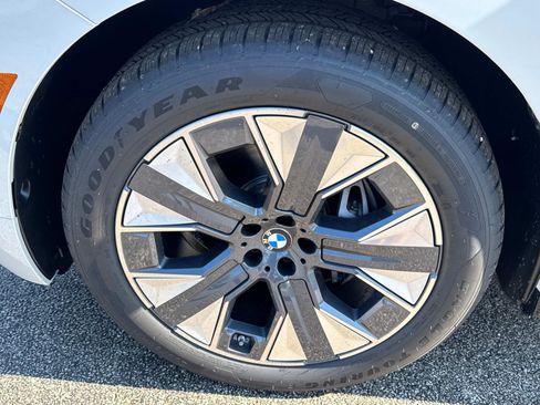 New 2026 BMW iX xDrive45 w/ Premium Package AWD/4WD image 9