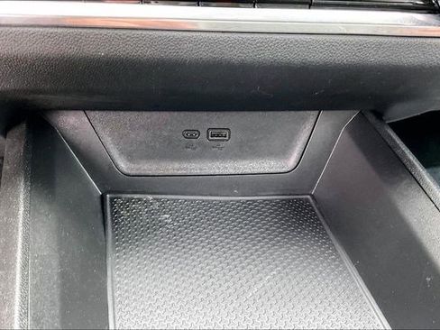 Used 2025 Chevrolet Equinox LT image 36