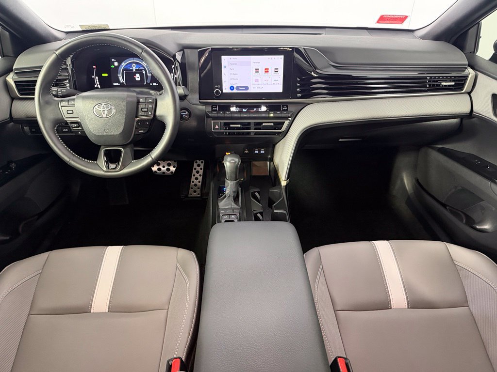 Used 2025 Toyota Camry SE w/ Convenience Package FWD image 13