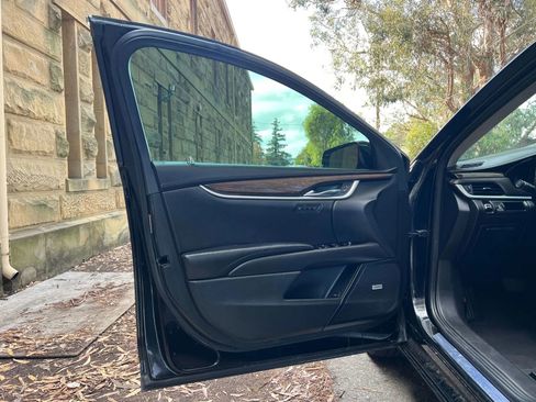 Used 2017 Cadillac XTS Luxury image 7