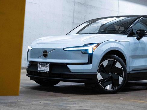 New 2026 Volvo EX30 Plus w/ Protection Package Premier image 2