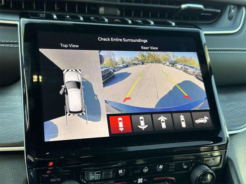 New 2025 Jeep Grand Cherokee L Limited w/ Luxury Tech Group II image 4