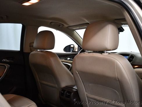 Used 2012 Buick Regal Leather image 17