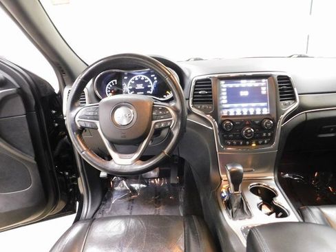 Used 2018 Jeep Grand Cherokee Limited w/ Luxury Group II image 8