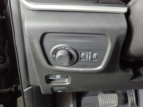 Used 2023 Jeep Grand Cherokee L Laredo AWD/4WD image 20