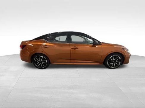 Used 2025 Nissan Sentra SR w/ SR Premium Package FWD image 6