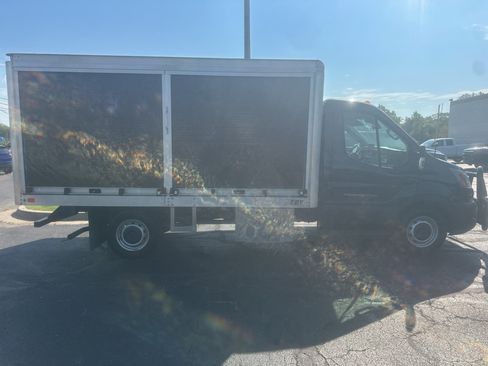 Used 2021 Ford Transit 250 RWD image 7