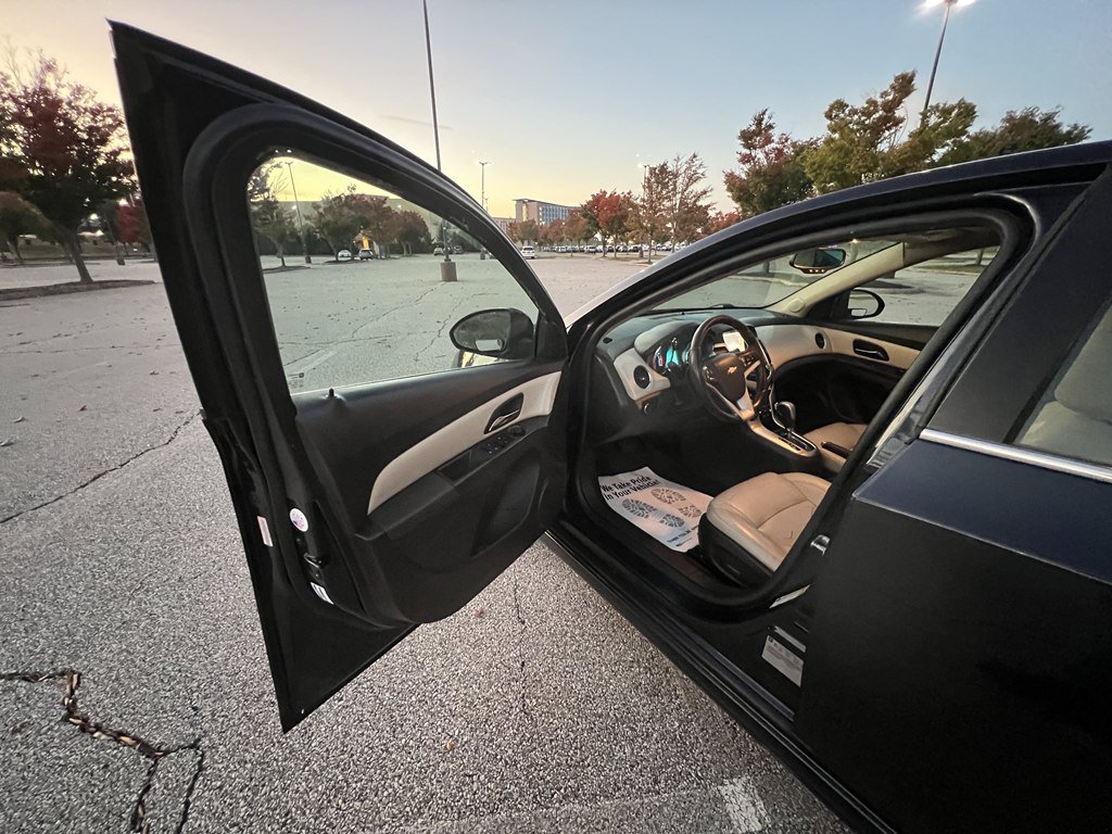 Used 2014 Chevrolet Cruze LTZ w/ RS Package FWD image 15