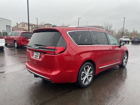 New 2026 Chrysler Pacifica Pinnacle w/ Trailer Tow Group image 6
