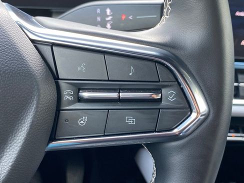 Used 2025 Chevrolet Equinox EV LT image 38