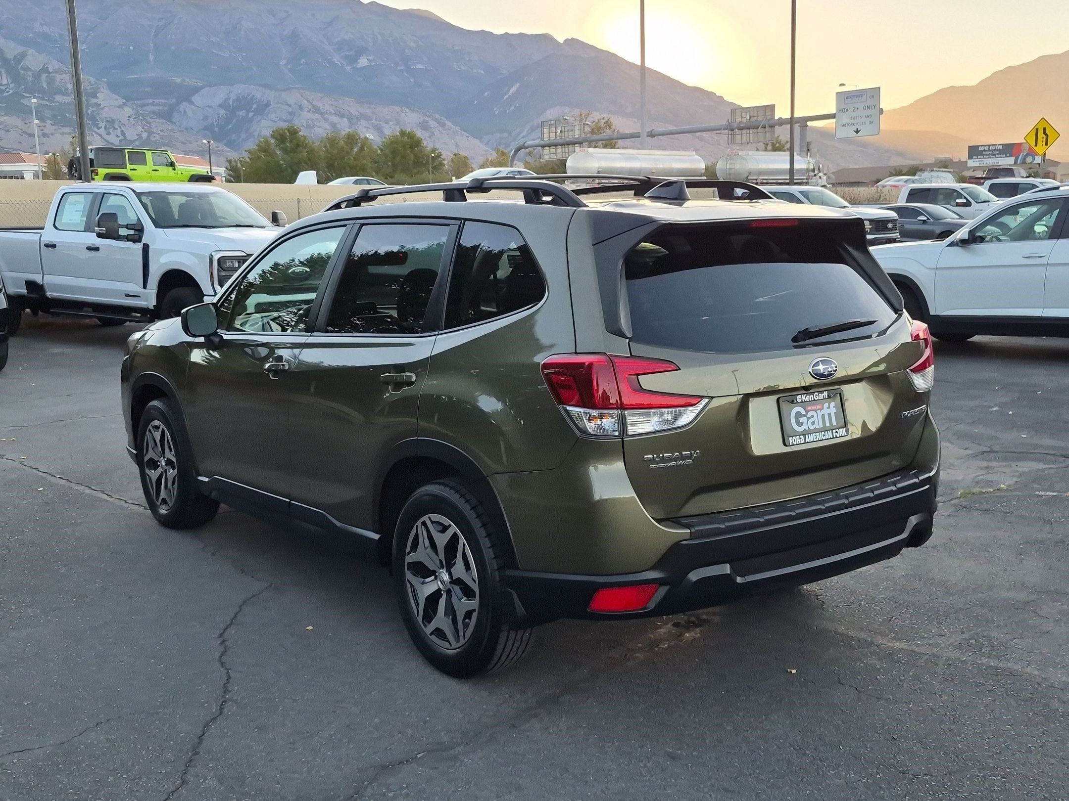 Used 2024 Subaru Forester Premium w/ Convenience Package AWD/4WD image 9