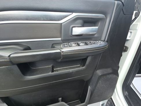 Used 2024 RAM 2500 Big Horn AWD/4WD image 11