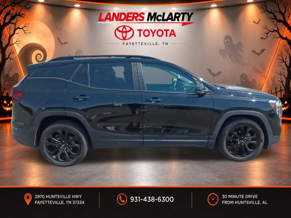 Used 2022 GMC Terrain SLE w/ Elevation Edition FWD image 2