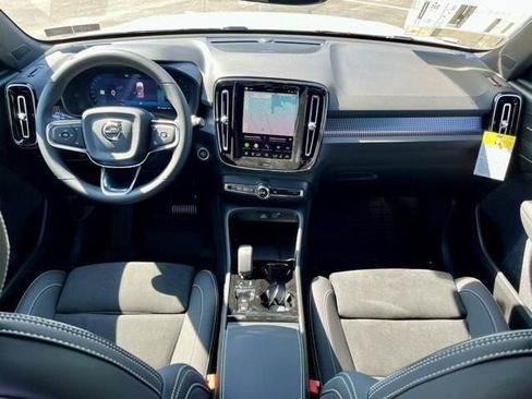 New 2026 Volvo XC40 B5 Ultra w/ Climate Package AWD/4WD image 21